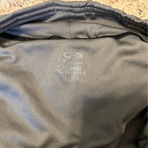 Kid’s Navy workout Champion shorts in size 14-16. - Picture 3 of 3